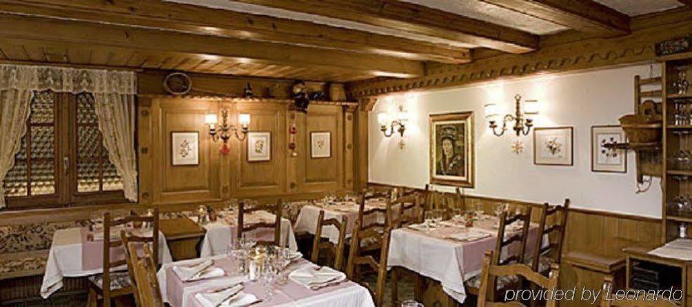 Petit Helvetia Budget Hotel Zermatt Restoran gambar