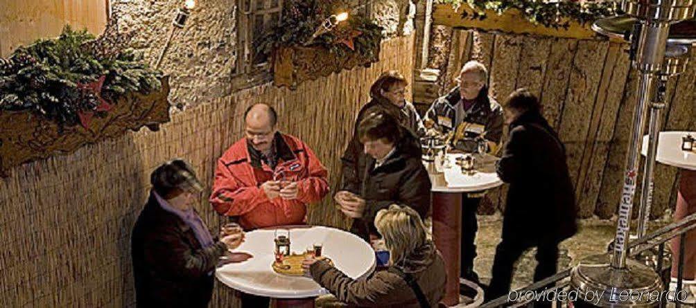 Petit Helvetia Budget Hotel Zermatt Restoran gambar