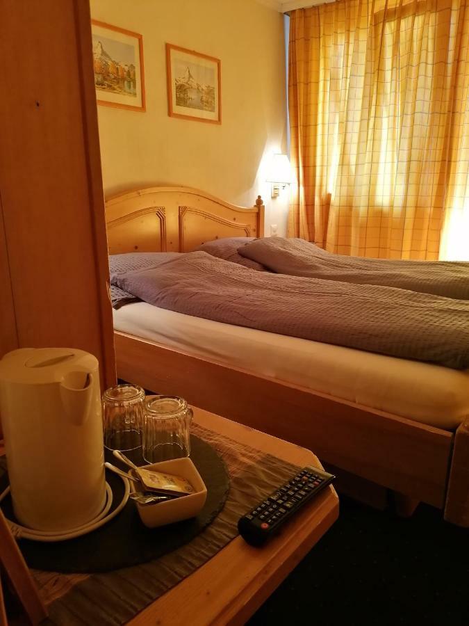 Petit Helvetia Budget Hotel Zermatt Luaran gambar